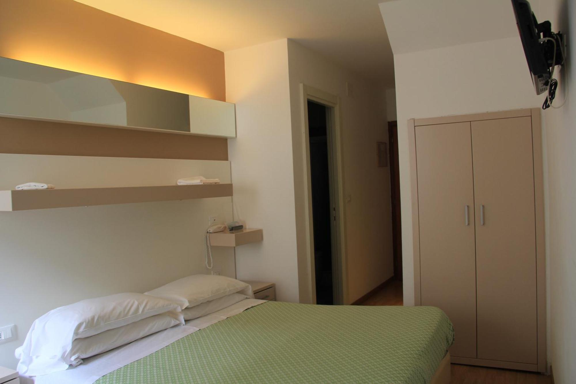 Hotel Melograno Spotorno Εξωτερικό φωτογραφία